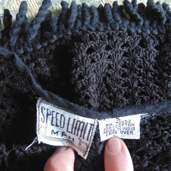 Vtg 80s Speed Limit Black Crochet Knit Crop Top Fringe Cami Button Embellished M - Picture 4 of 4